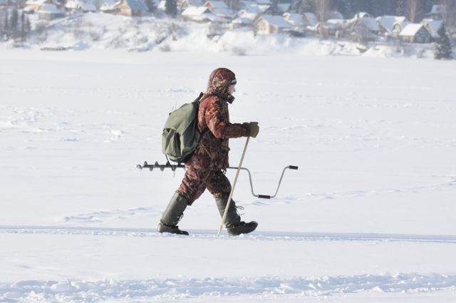 На Волге 26 рыбаков оказались на оторвавшейся от берега льдине