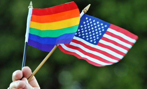 Сенат штата Иллинойс проголосовал за преподавание истории ЛГБТ в школе