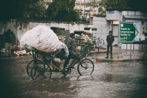 Убивающий летний муссон в Индии