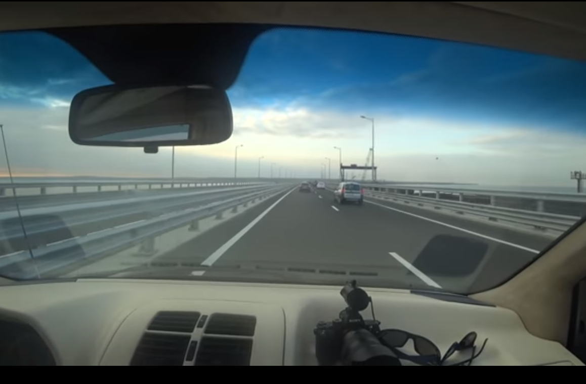 Первый УКРАИНЕЦ на крымском мосту. ОТКРЫТИЕ Крымского моста