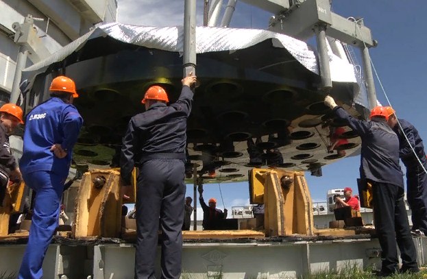 В Карачаево-Черкесии на самом большом в Европе телескопе установили 40-тонное зеркало