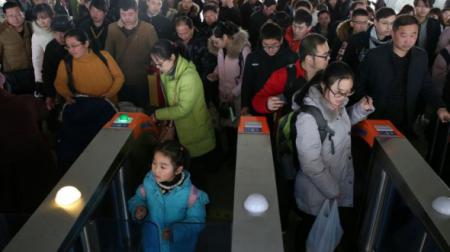 Миллионы китайцев не смогли отправиться в поездки из-за низкого социального рейтинга