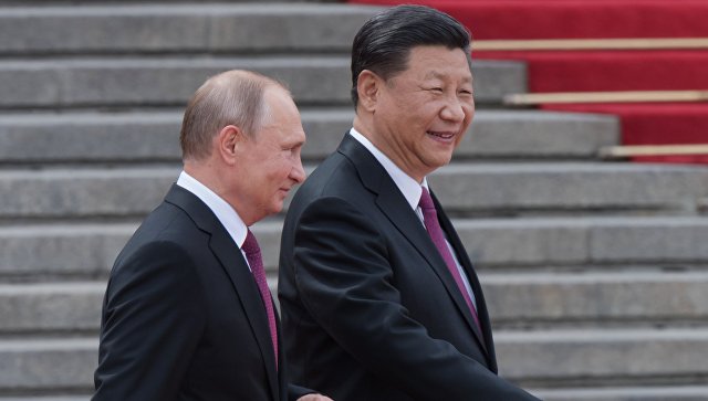 Си Цзиньпин назвал подаренную Путиным русскую баню "уникальным домом"