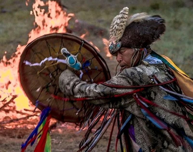 Хантыйские шаманы просят у духов для России хорошей погоды