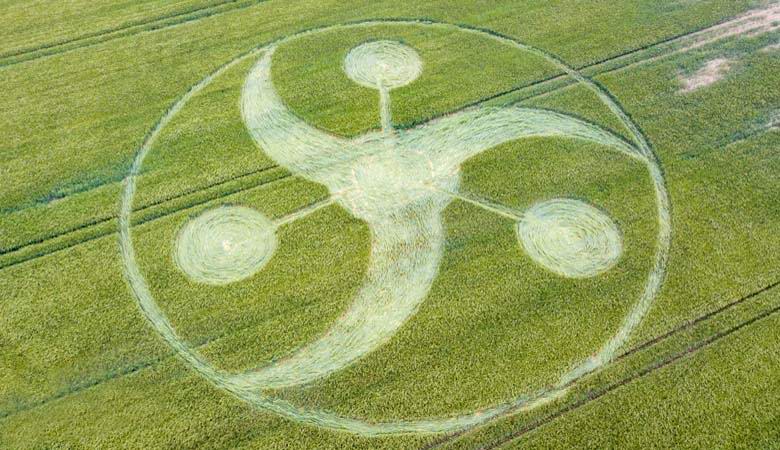 Очередной «инопланетный» рисунок на поле появился в Англии