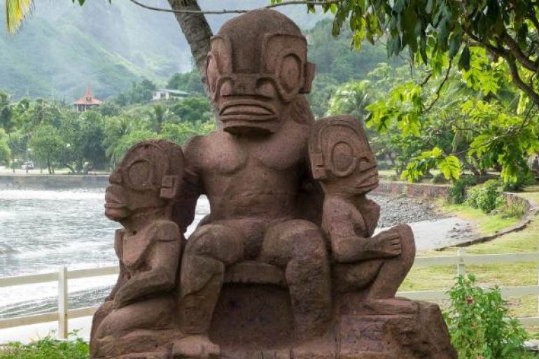 Темехеа Тохуа – остров с каменными скульптурами. Кто они: жрецы или гуманоиды?