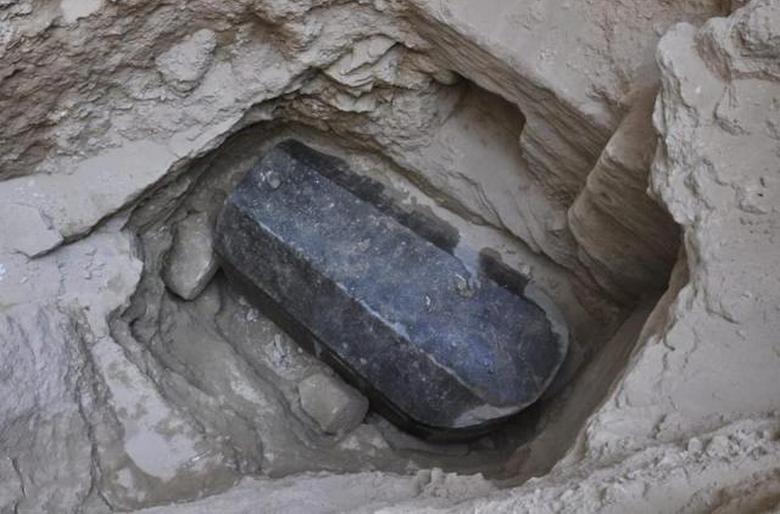 Еще один черный саркофаг найден в Египте