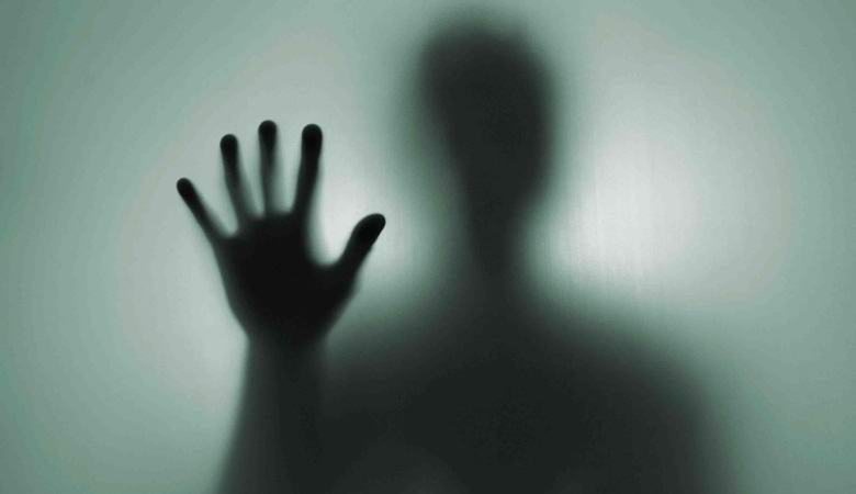 Камера зафиксировала призрак возле станции скорой помощи в Орске