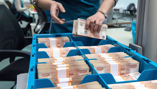 В Госдуме предложили печатать на деньгах портреты государственных деятелей