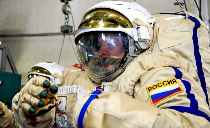 Запад лишил российских космонавтов безопасных скафандров