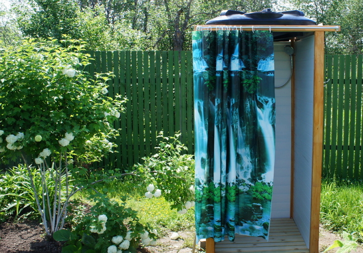 Как быстро сделать летний душ на даче при помощи подручных материалов?