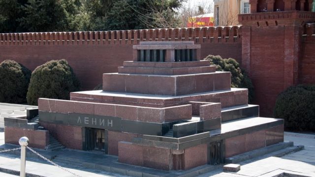 Если Ленина вынесут из мавзолея: пророчества