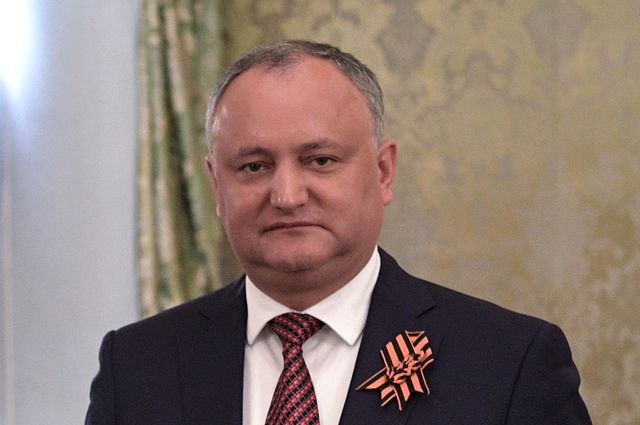 Маски сброшены: американцы публично требуют отстранения президента Молдавии