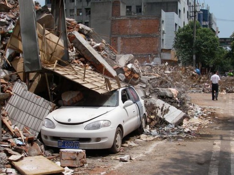 Из-за землетрясения в Китае количество пострадавших растёт