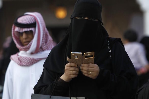 "Не бери меня за руку!" — самые абсурдные причины развода в Саудовской Аравии