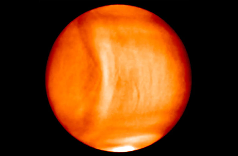 Японский зонд увидел гигантскую волну в атмосфере Венеры