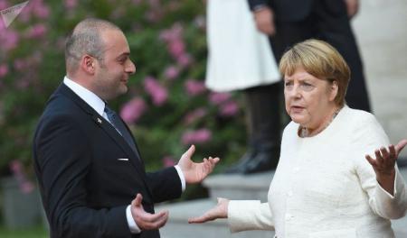 А баба-яга против! Из-за Меркель Грузию не берут в НАТО и ЕС