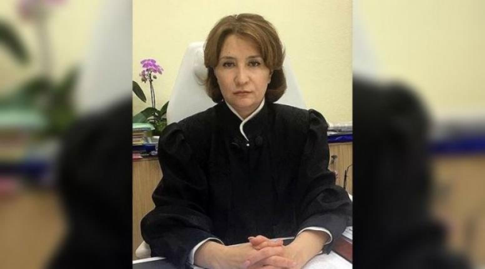 Судью Хахалеву уличили в отсутствии юридического образования