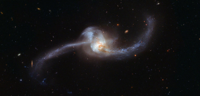 Открытие последних часов! Только что была обнаружена самая маленькая и крайне прожорливая галактика-каннибал!