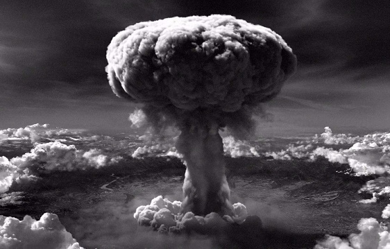 Как сложилась бы история, если бы США не создали атомную бомбу