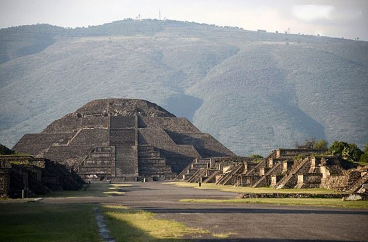 Раскрыт секрет туннеля и пещеры под пирамидой Луны в Мексике