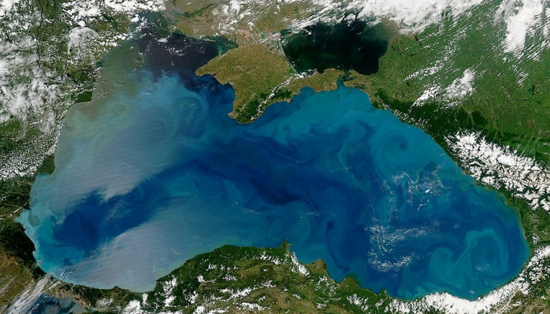 Что находится под Черным морем