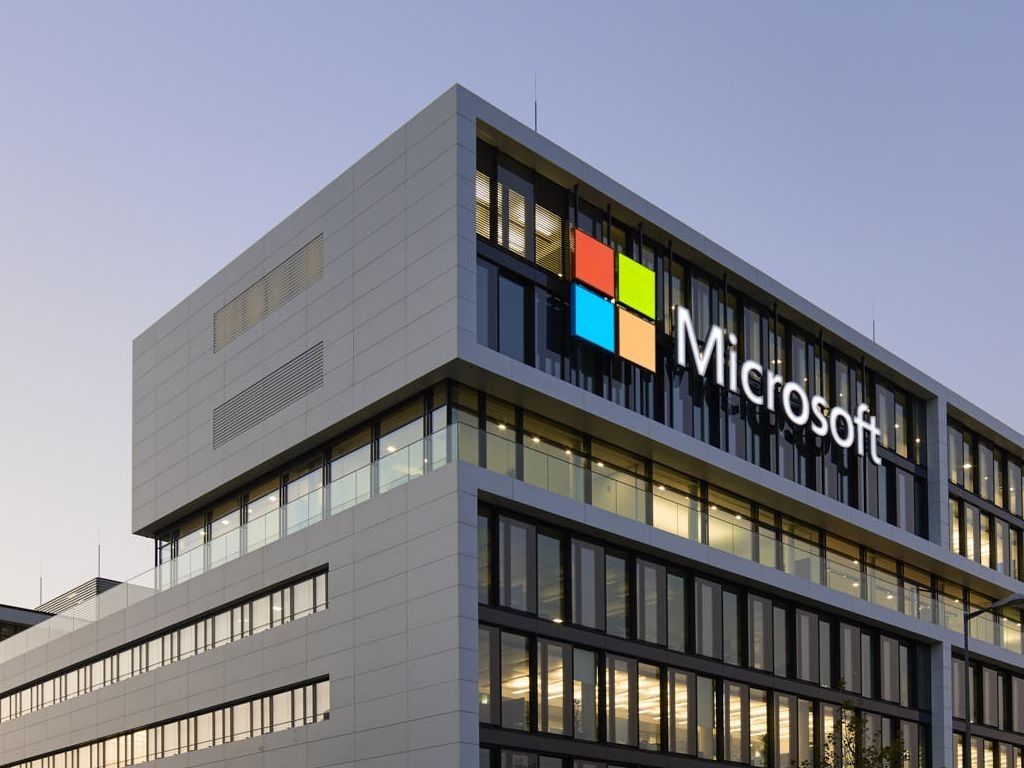 Microsoft прекращает продажи в России