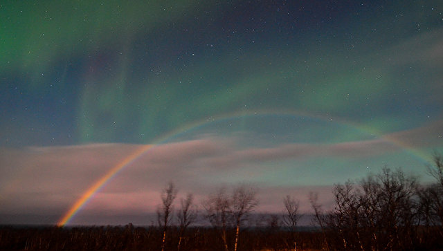 В Швеции сфотографировали лунную радугу и северное сияние одновременно