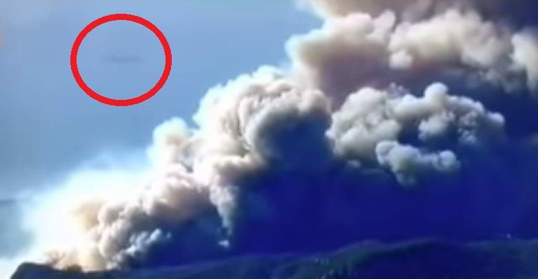 Крупный НЛО попал на видео во время калифорнийских пожаров