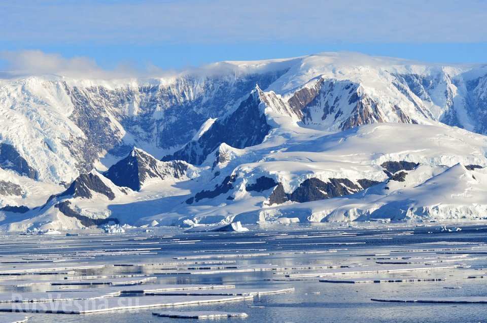 Скрытый радиоактивный источник тепла топит лед в Антарктиде снизу