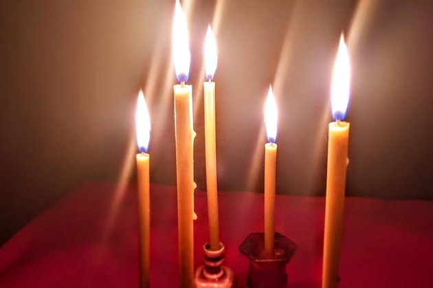 Россиянам посоветовали свечи вместо лампочек