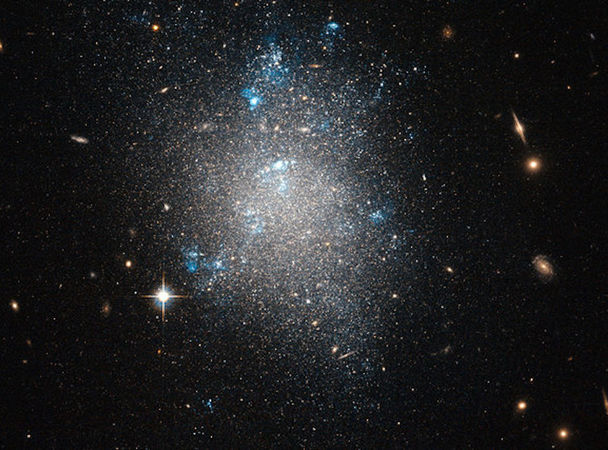 Рядом с Млечным Путем найдена новая галактика Самая рассеянная галактика из известных человечеству.