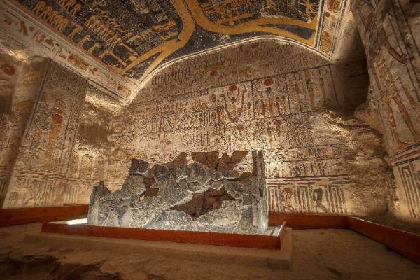Карта звездного неба в египетской гробнице: нелепая ошибка или тайное знание?