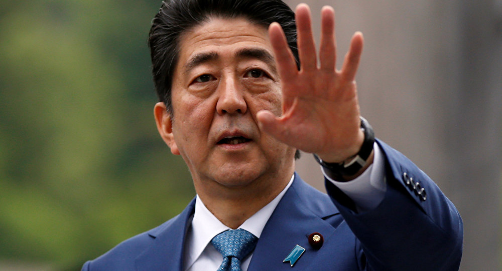 Премьер-министр Японии на могиле отца поклялся заключить мирный договор с Россией