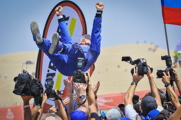 Российские гонщики на «КамАЗах» победили в ралли «Дакар»