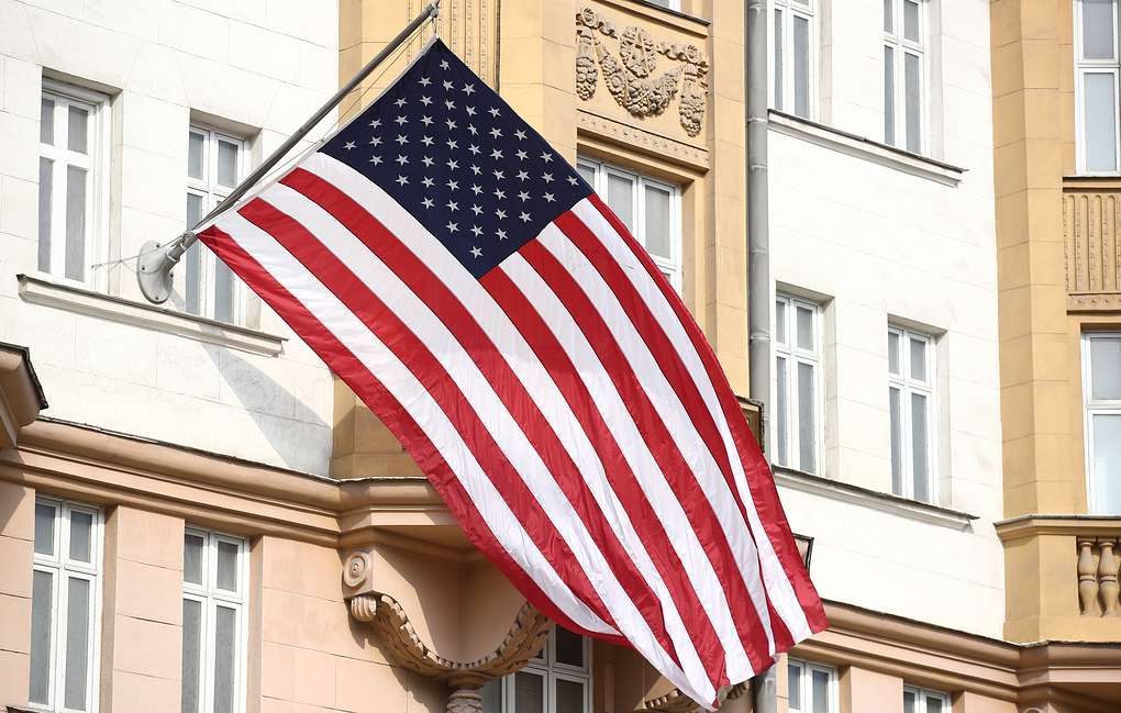 США закрывают бюро Службы иммиграции и гражданства в Москве