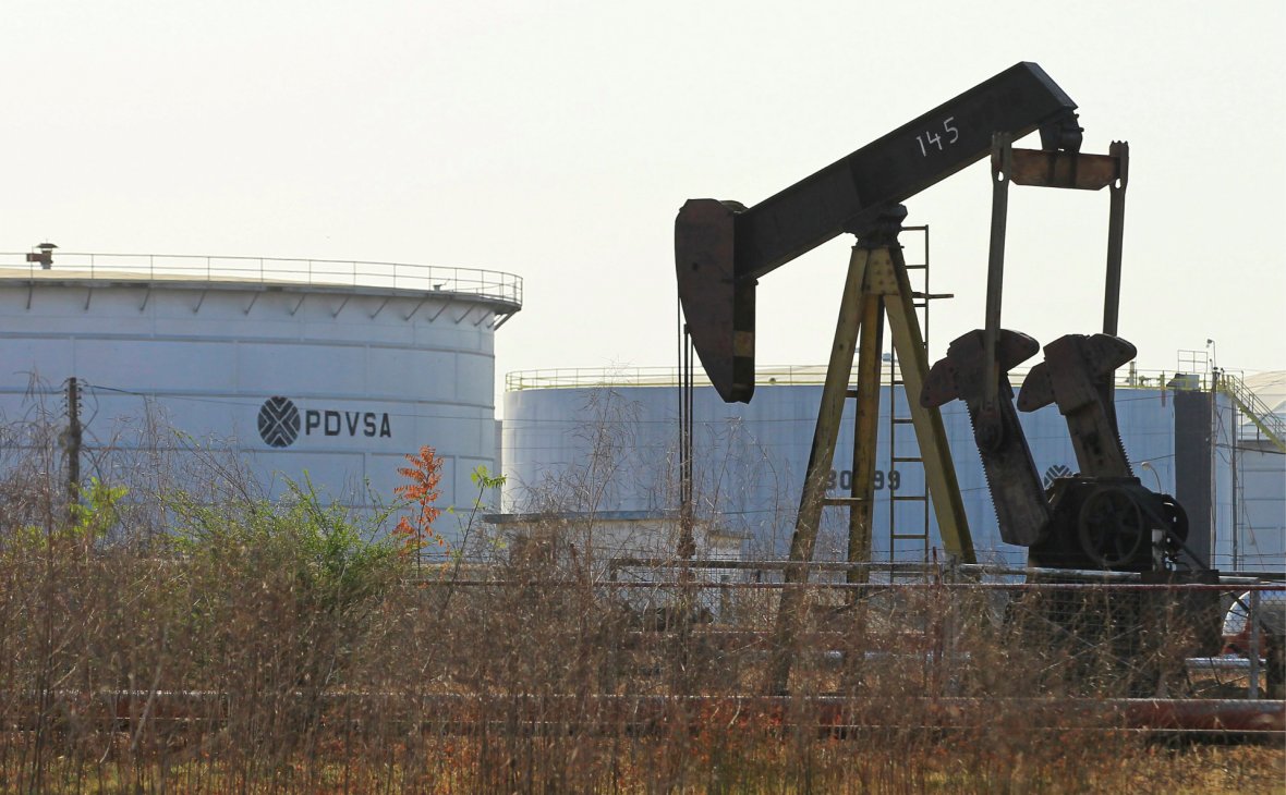 NYT узнала о заменивших PDVSA сделки с США поставках «Роснефти»
