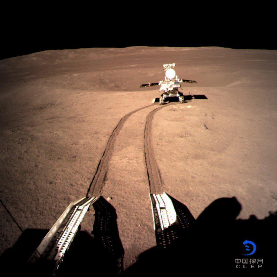 Китайские космические аппараты «уснули» на обратной стороне Луны