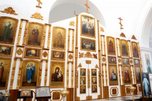 В сельском храме в Астраханской области мироточат 18 икон