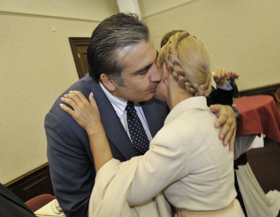 Тимошенко отправится в Польшу помочь Саакашвили перейти границу