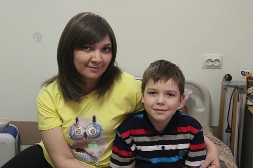 Больной раком жительнице Казани, искавшей приемную семью для своего сына, успешно провели операцию