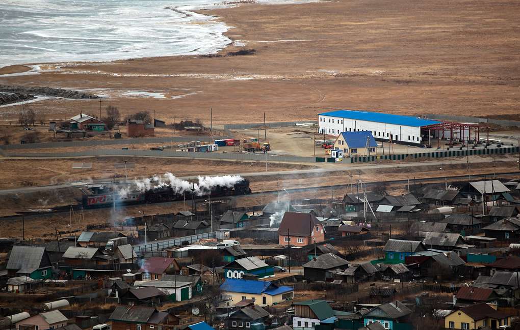 Суд запретил продолжать строительство завода по розливу воды на Байкале