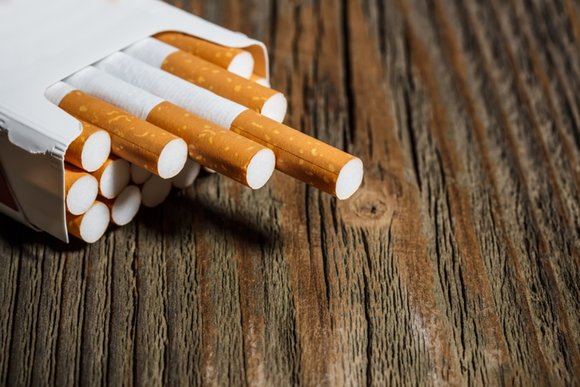 В Госдуме предложили ограничить количество сигарет для физлиц при поездках по РФ