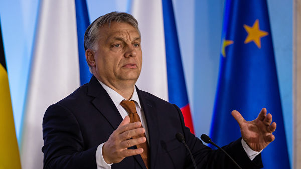 Премьер Венгрии предлагал "разделить Украину", заявил польский политик