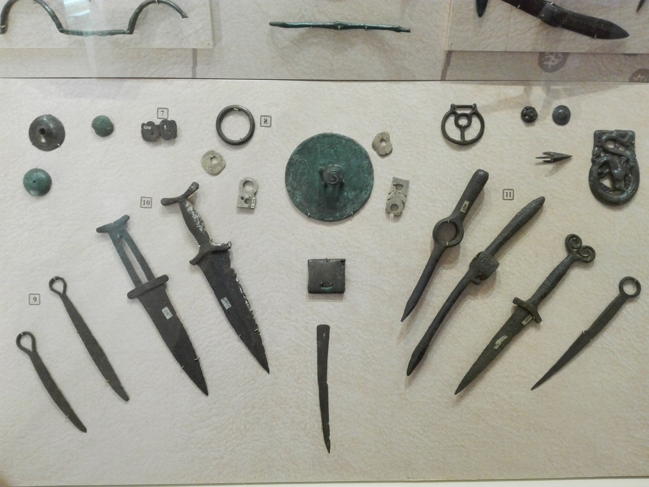 Древние сибирские хирурги оперировали совершенными инструментами