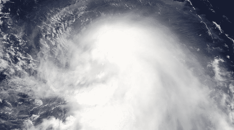 В Тихом океане зарождается мощный тайфун