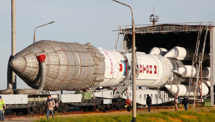 "Ямал" застрял: у самого мощного российского спутника проблемы с двигателем