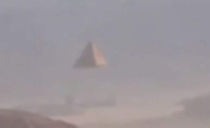 На канале Nemesis на YouTube появилось видео с летающей пирамидой