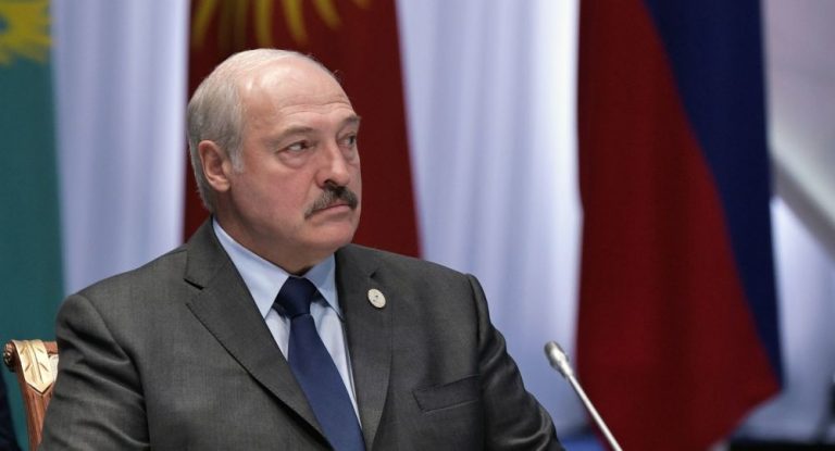 Лукашенко на встрече с главой латвийского МИД предупредил, что ни в коем случае Белоруссия не отвернется от братской России