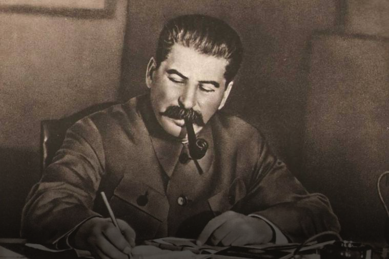 Давайте вспомним как Сталин обрушил доллар в свое время